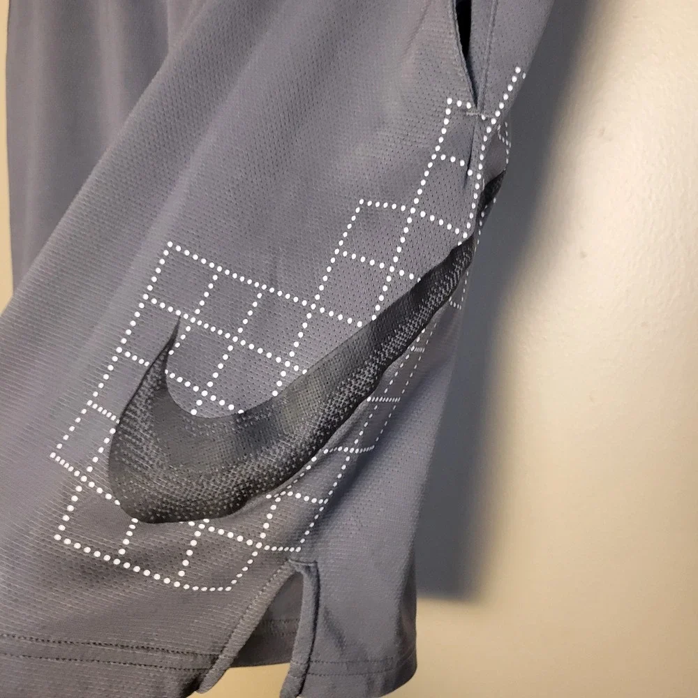 Nike Dri-FIT Training Shorts Mens Medium Grey Excellent Mesh Athletic Graphic